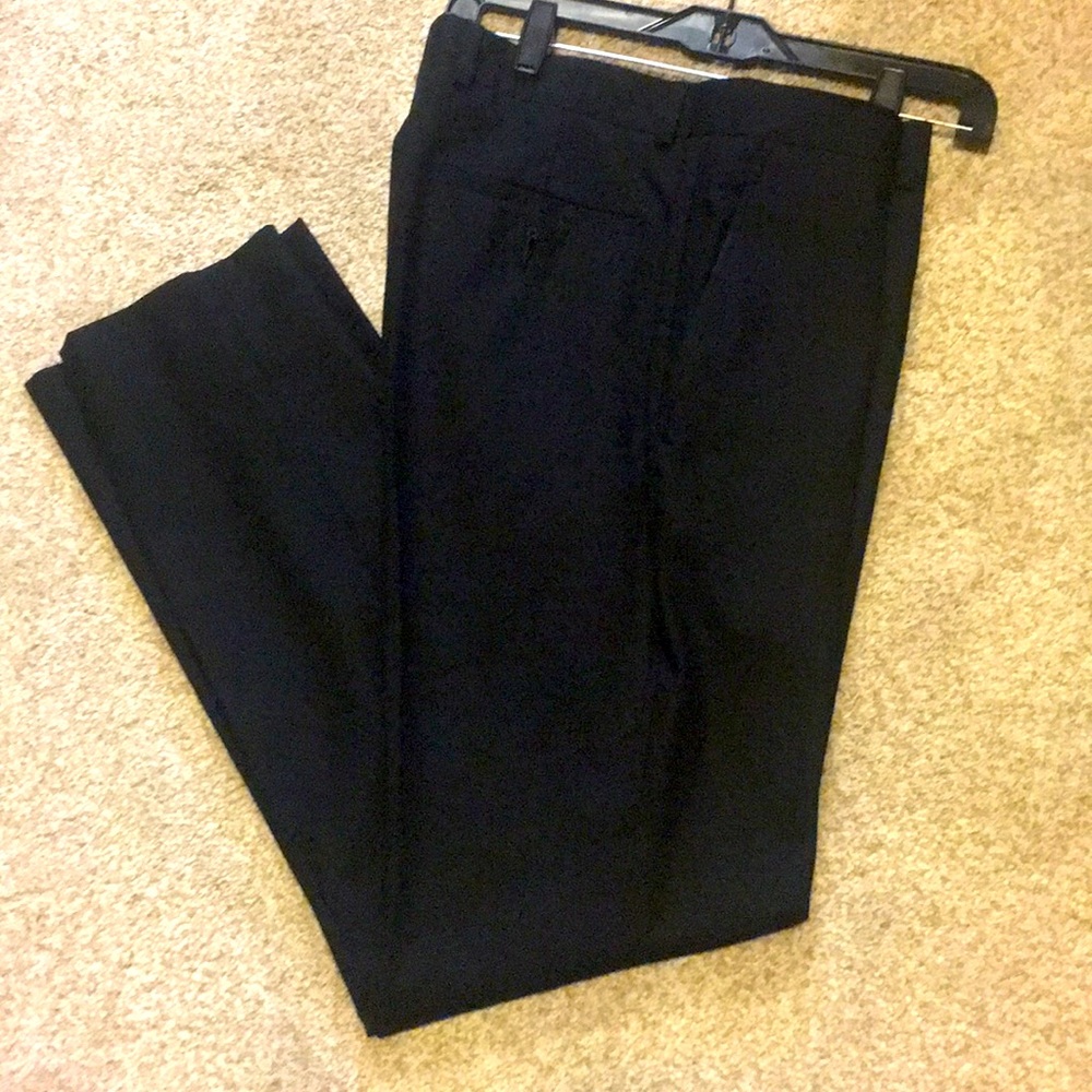 Men’s black dress pants in great condition.
